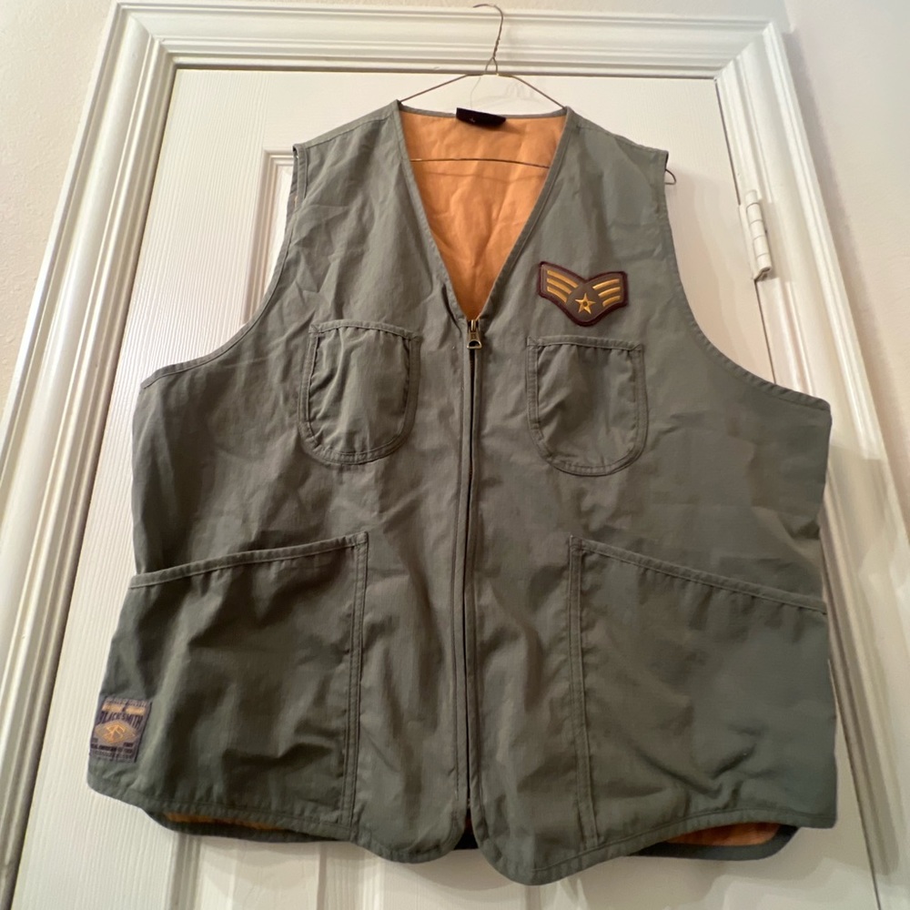 BLACK SMITH & CO ACTIVE VEST